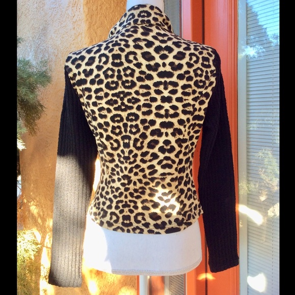 CHEETAH PRINT MOTO ZIP TOP - Picture 4 of 8